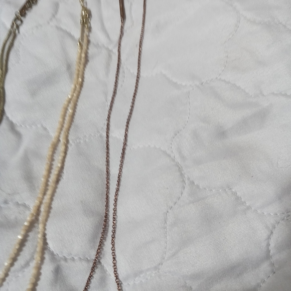 4 kendra scott necklaces - Picture 2 of 5